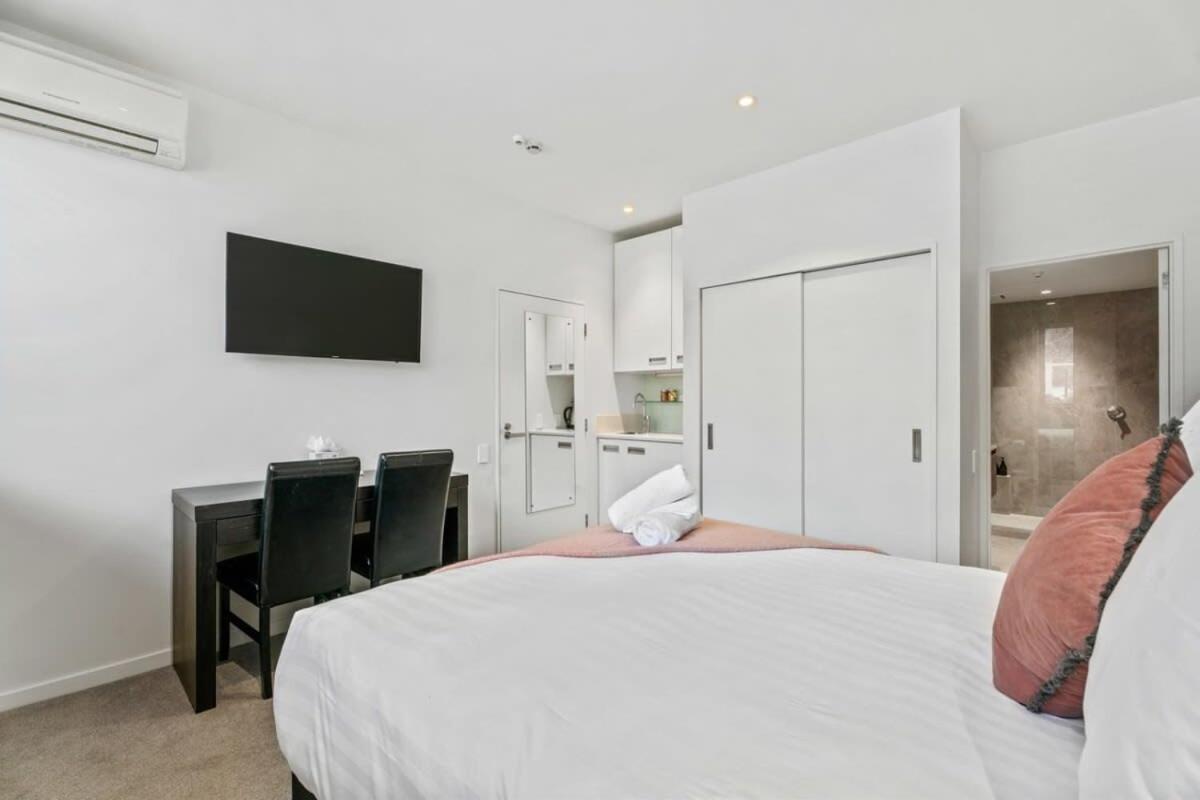 Tranquil Modern Studio Queenstown Bagian luar foto