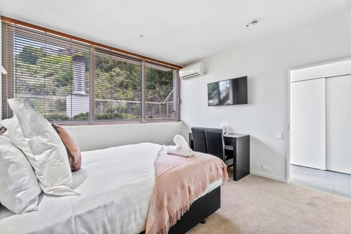 Tranquil Modern Studio Queenstown Bagian luar foto